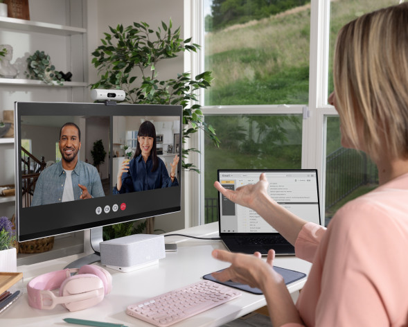 Веб-камера Logitech Brio 500, белый в Нижнем Новгороде