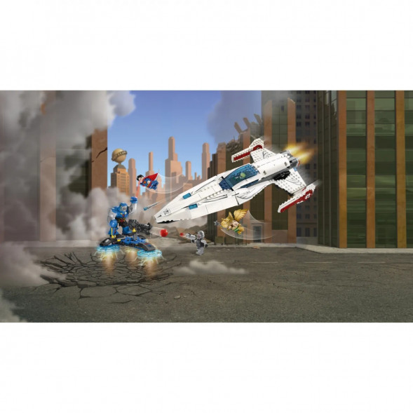 Конструктор LEGO Super Heroes 76028 Вторжение Дарксайда в Нижнем Новгороде