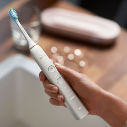 Электрическая зубная щетка Philips Sonicare HX9911/94, белый